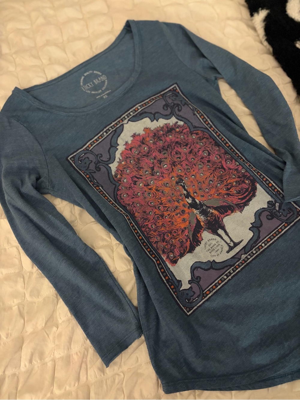 🦚 LUCKY BRAND Vintage-Vibe Peacock Graphic Long Sleeve 🦚